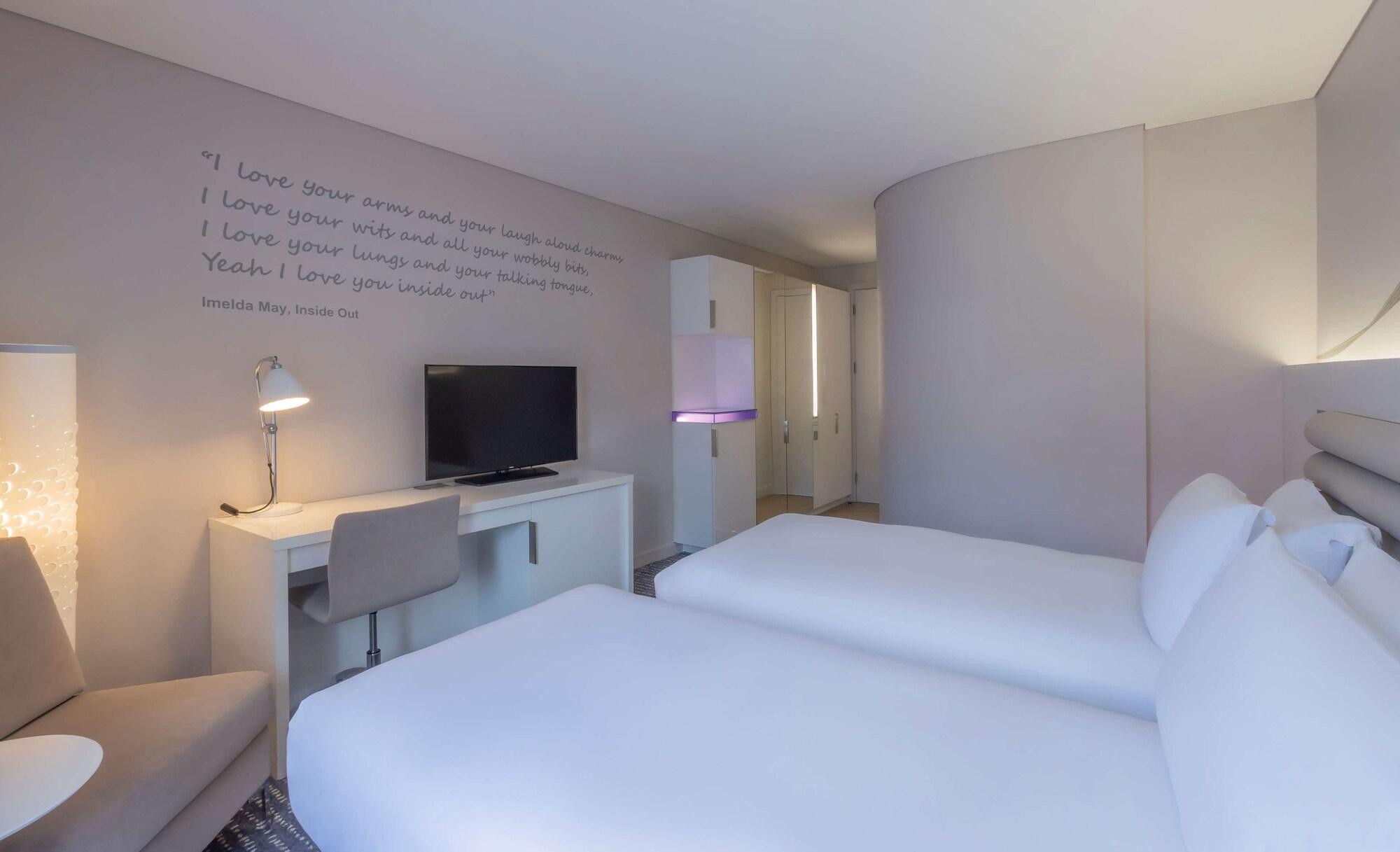 ذا موريسون دبلن - أحد فنادق دبل تري باي هيلتون المظهر الخارجي الصورة A typical room at the hotel